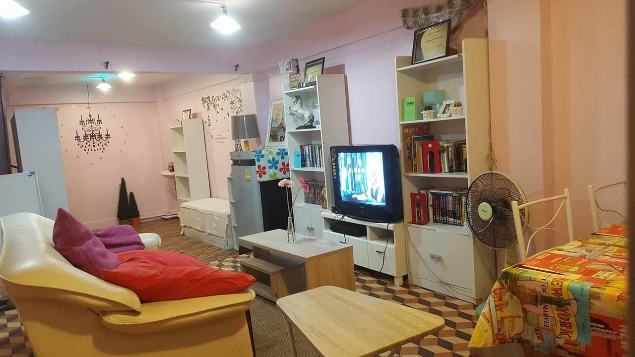 S-Space Hostel Chatuchak Bangkok Dış mekan fotoğraf